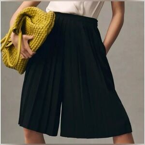 BY ANTHROPOLOGIE NEW! Dark Navy Blue Accordion Pleated Culottes Bermudas Sz 4